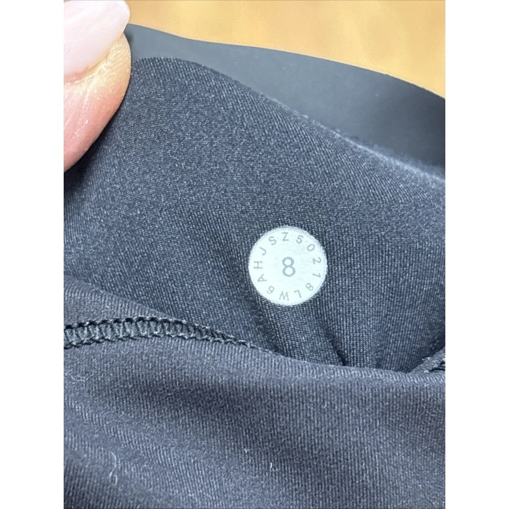 Lululemon Woman's Black In‎ Movement Crop 19